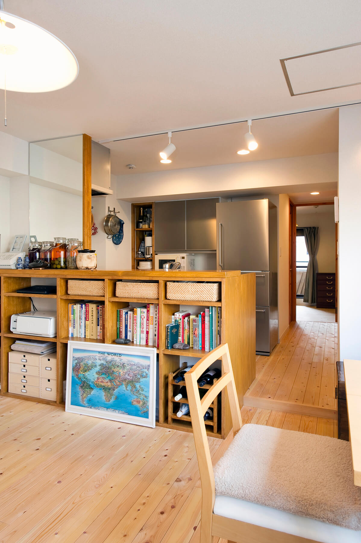 リビングダイニングの本棚・造作棚・造作収納の事例