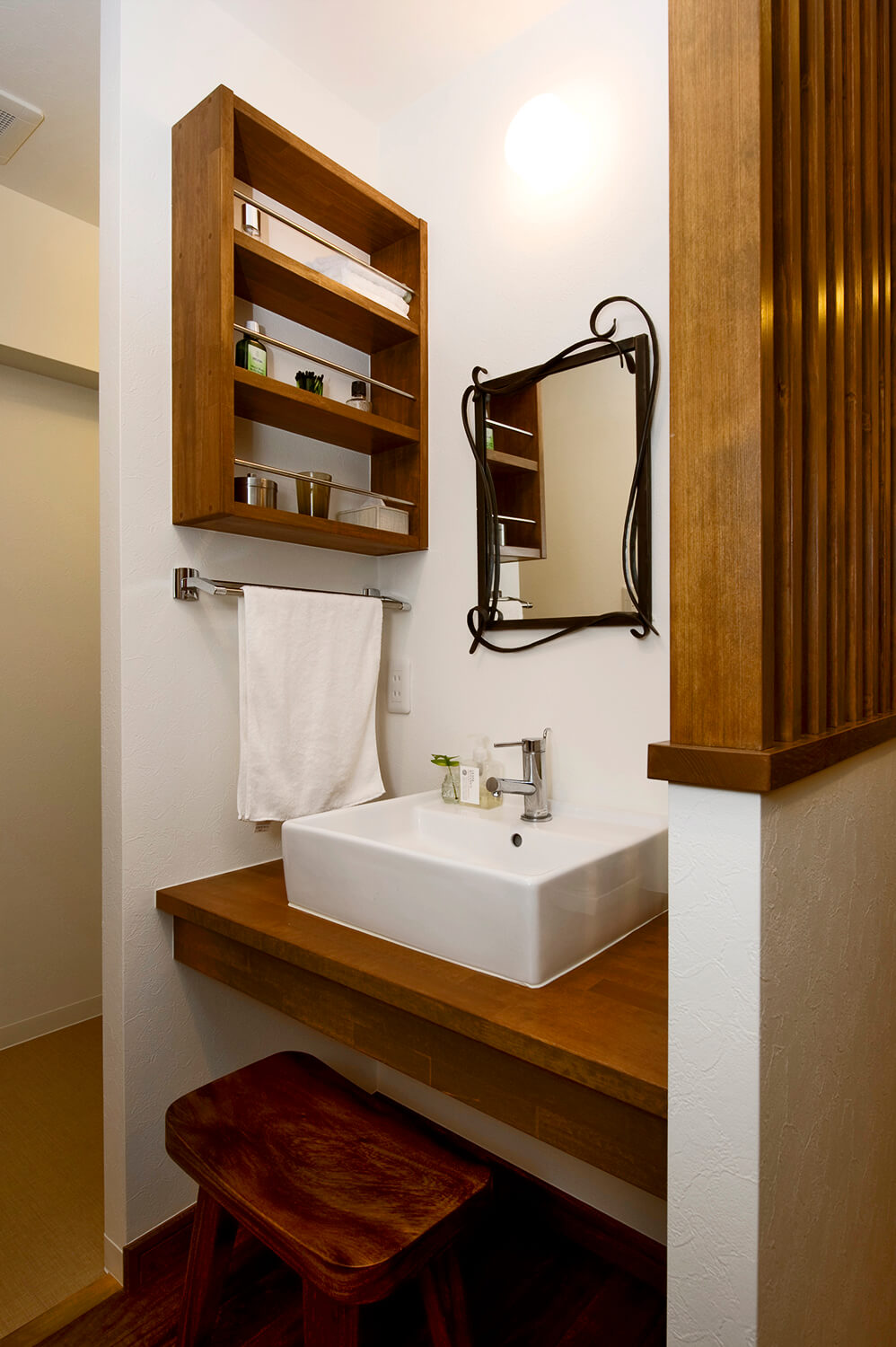 洗面・ランドリールームの造作棚・造作収納の事例