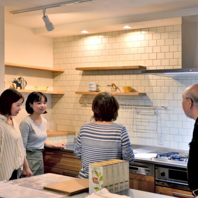 梅雨になると気になる！戸建て『外壁リフォーム』外壁塗装のアレコレ