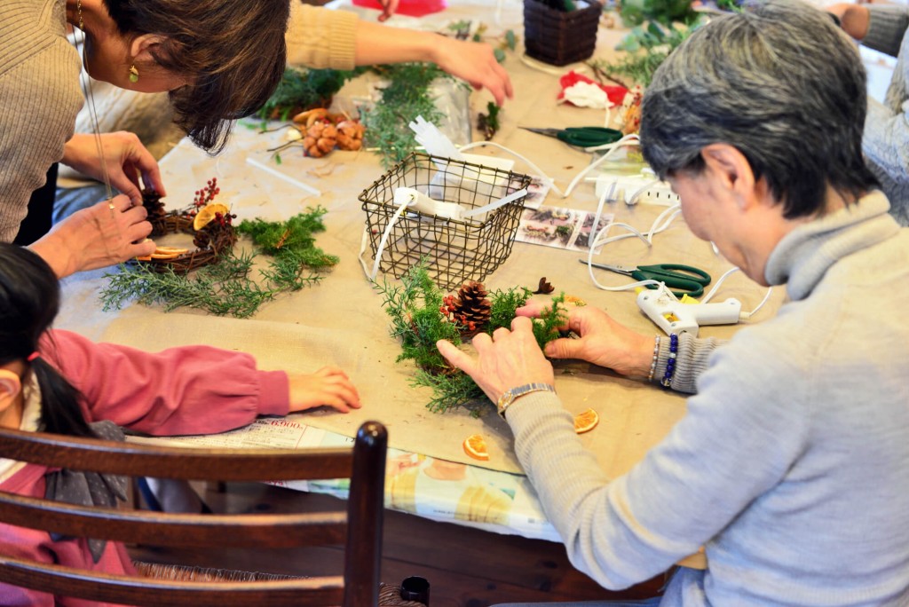 イベントレポート＊「手作り体験ワークショップ・クリスマスリースをつくろう！」が開催されました＊写真5