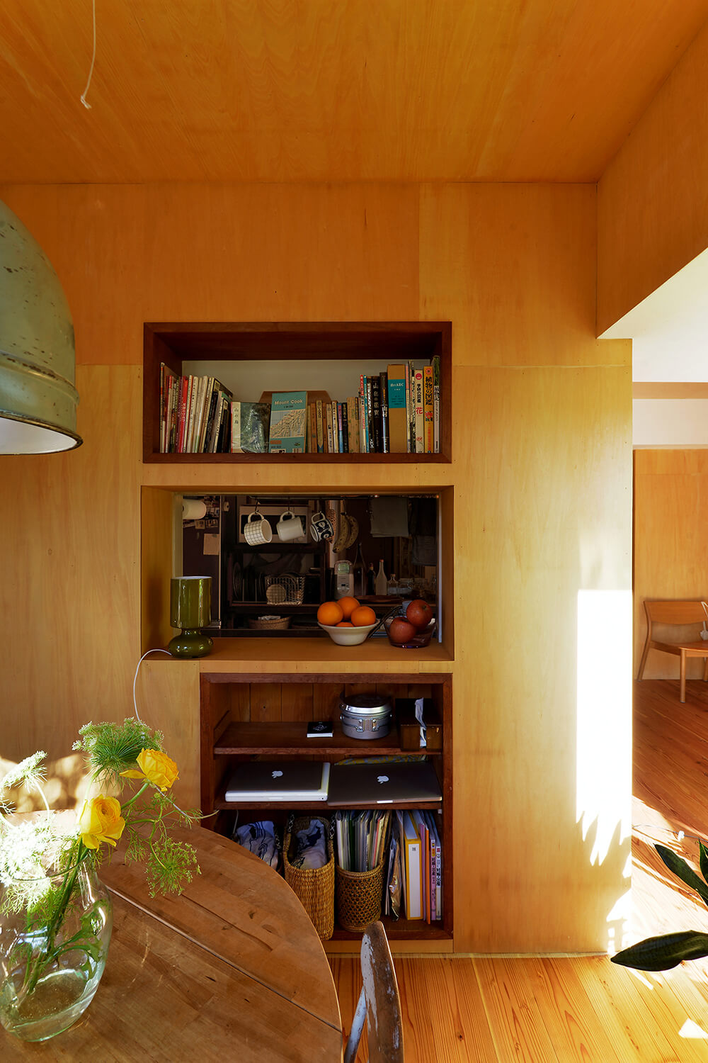 リビングダイニングの本棚・造作棚・造作収納の事例