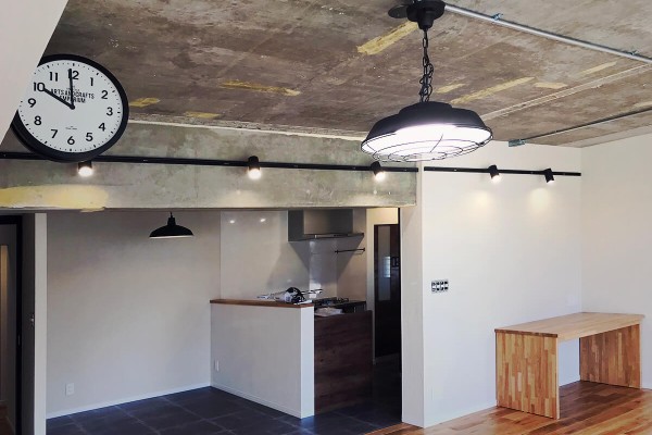 横浜市マンションリノベーション現場レポ②コンクリート躯体現しのカッコよさに自然素材で温かみをプラス*完成編