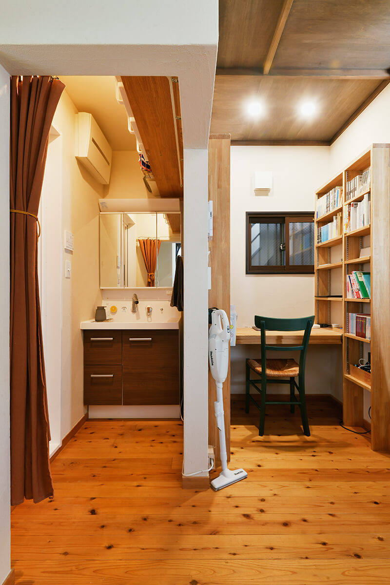 洗面・ランドリールームの造作棚・造作収納の事例