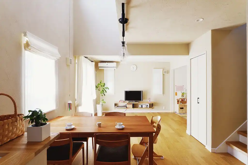 自然素材を使った戸建てフルリノベーション