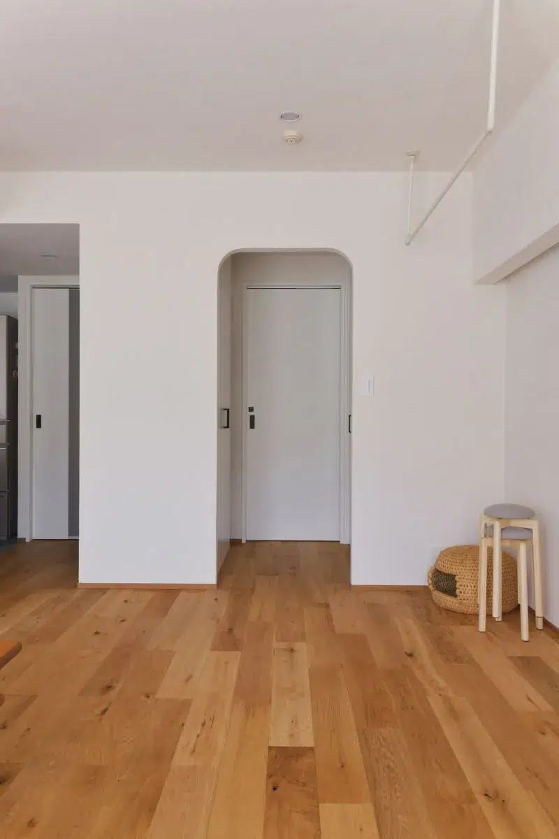 室内窓から見える洗面台